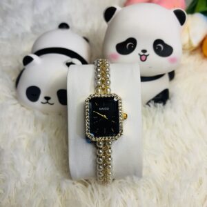 Color: Black and Gold